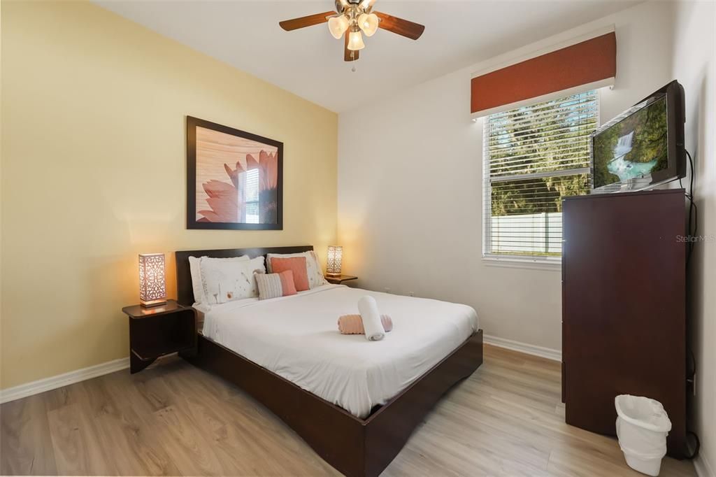 For Sale: $349,999 (4 beds, 3 baths, 1689 Square Feet)