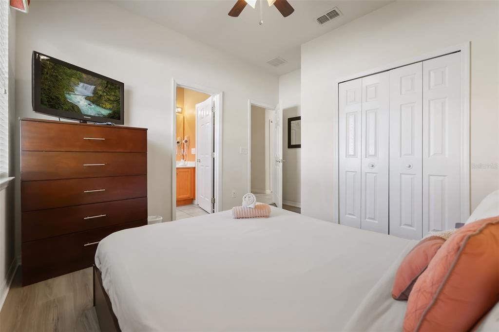 For Sale: $349,999 (4 beds, 3 baths, 1689 Square Feet)