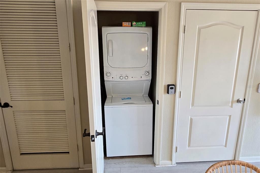 For Sale: $265,000 (4 beds, 3 baths, 1437 Square Feet)