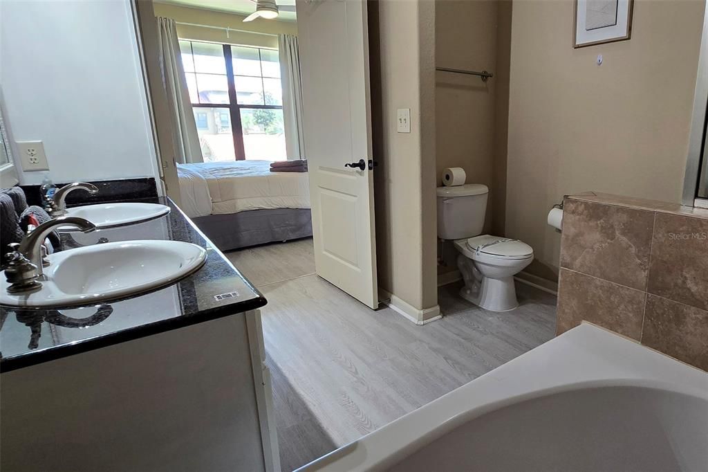 For Sale: $265,000 (4 beds, 3 baths, 1437 Square Feet)