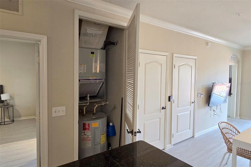 For Sale: $265,000 (4 beds, 3 baths, 1437 Square Feet)