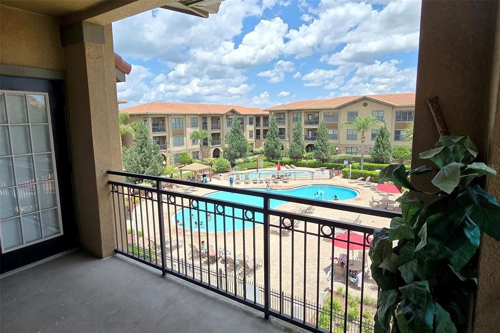 For Sale: $265,000 (4 beds, 3 baths, 1437 Square Feet)