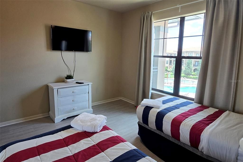 For Sale: $265,000 (4 beds, 3 baths, 1437 Square Feet)