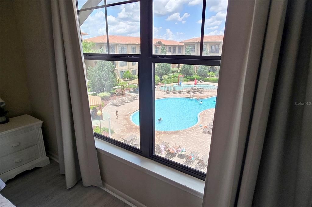 For Sale: $265,000 (4 beds, 3 baths, 1437 Square Feet)
