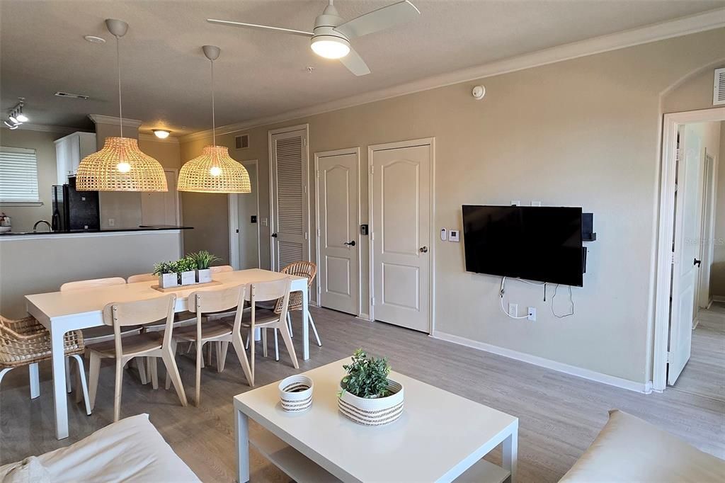 For Sale: $265,000 (4 beds, 3 baths, 1437 Square Feet)