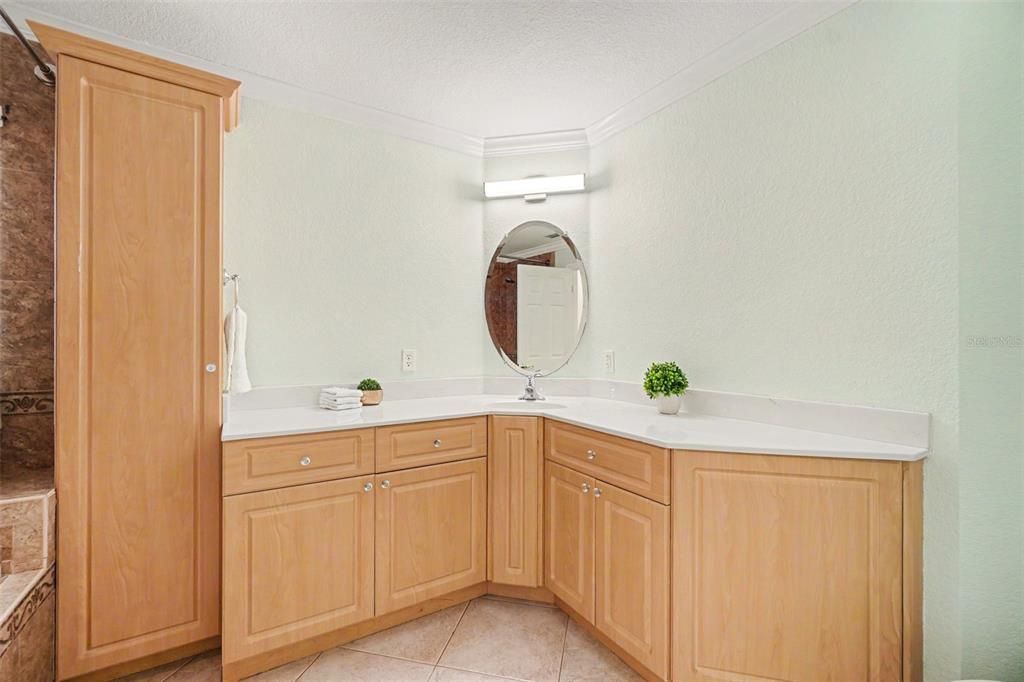 En Venta: $367,500 (3 camas, 2 baños, 2218 Pies cuadrados)