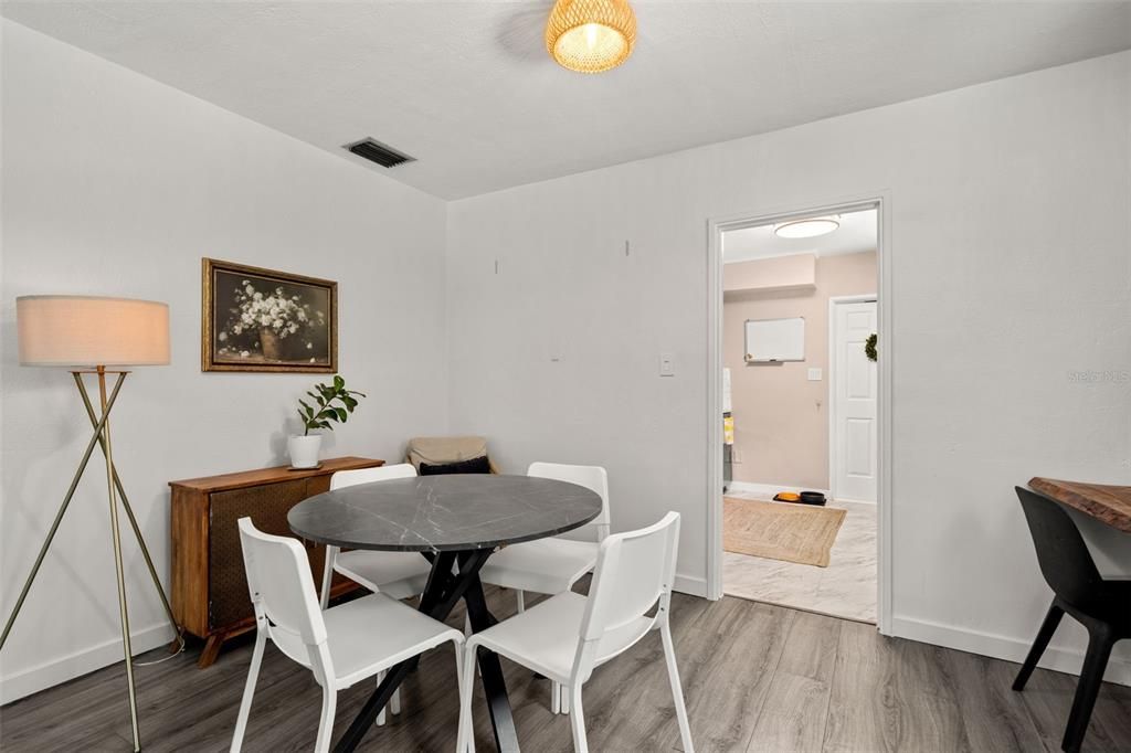 En Venta: $379,000 (3 camas, 1 baños, 999 Pies cuadrados)