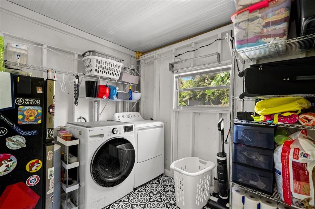 En Venta: $379,000 (3 camas, 1 baños, 999 Pies cuadrados)
