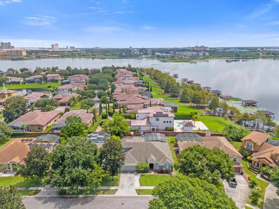 For Sale: $898,000 (6 beds, 3 baths, 2971 Square Feet)