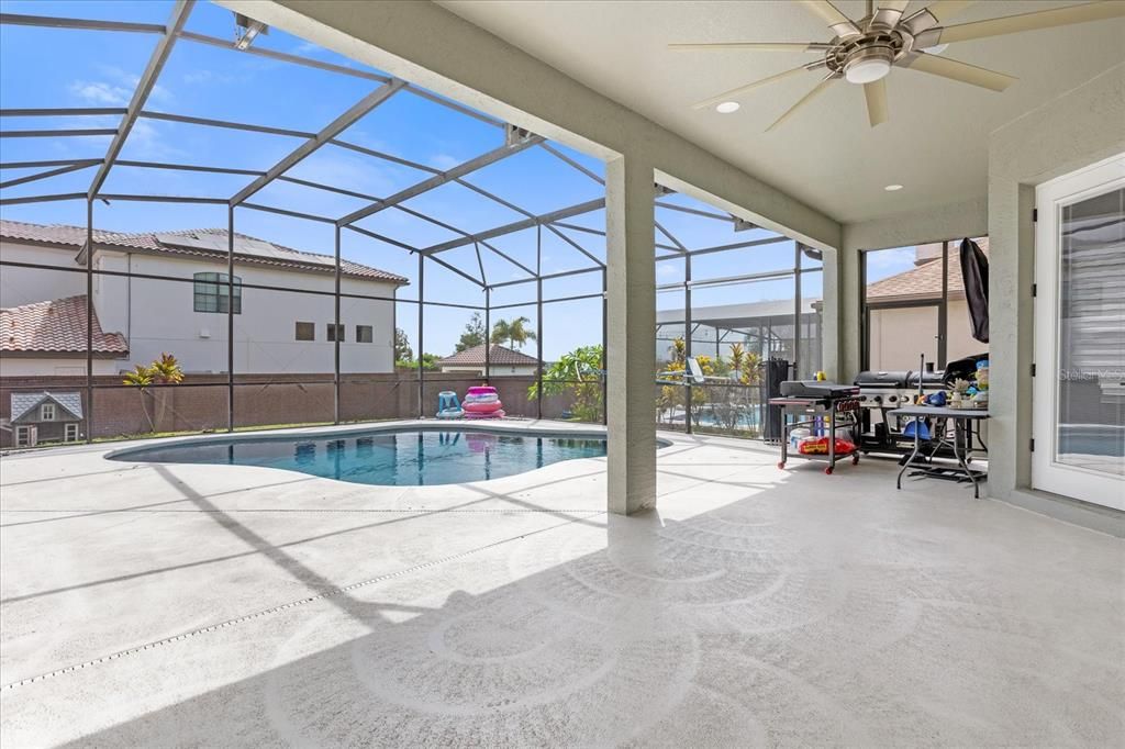 For Sale: $898,000 (6 beds, 3 baths, 2971 Square Feet)