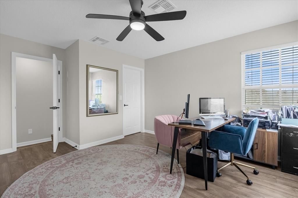 For Sale: $898,000 (6 beds, 3 baths, 2971 Square Feet)
