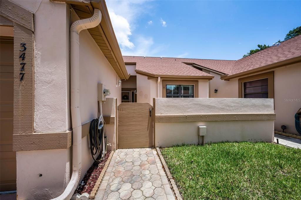 На продажу: $249,900 (2 спален, 2 ванн, 1105 Квадратных фут)