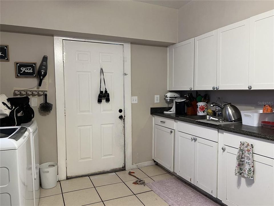 En Venta: $475,000 (4 camas, 0 baños, 1950 Pies cuadrados)