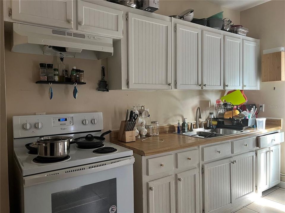 En Venta: $475,000 (4 camas, 0 baños, 1950 Pies cuadrados)