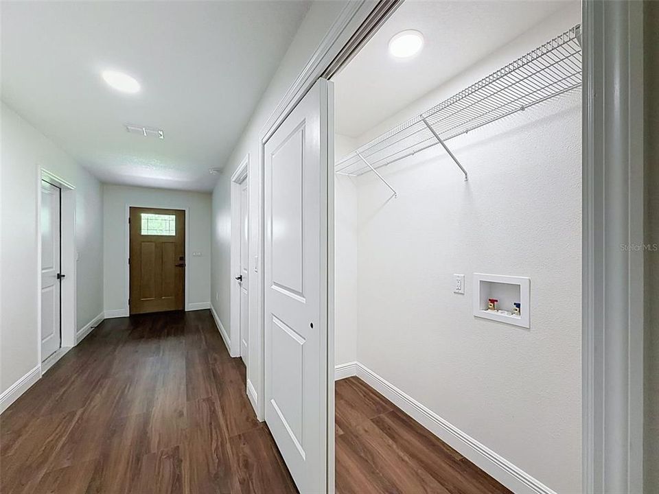 На продажу: $565,000 (6 спален, 0 ванн, 3000 Квадратных фут)