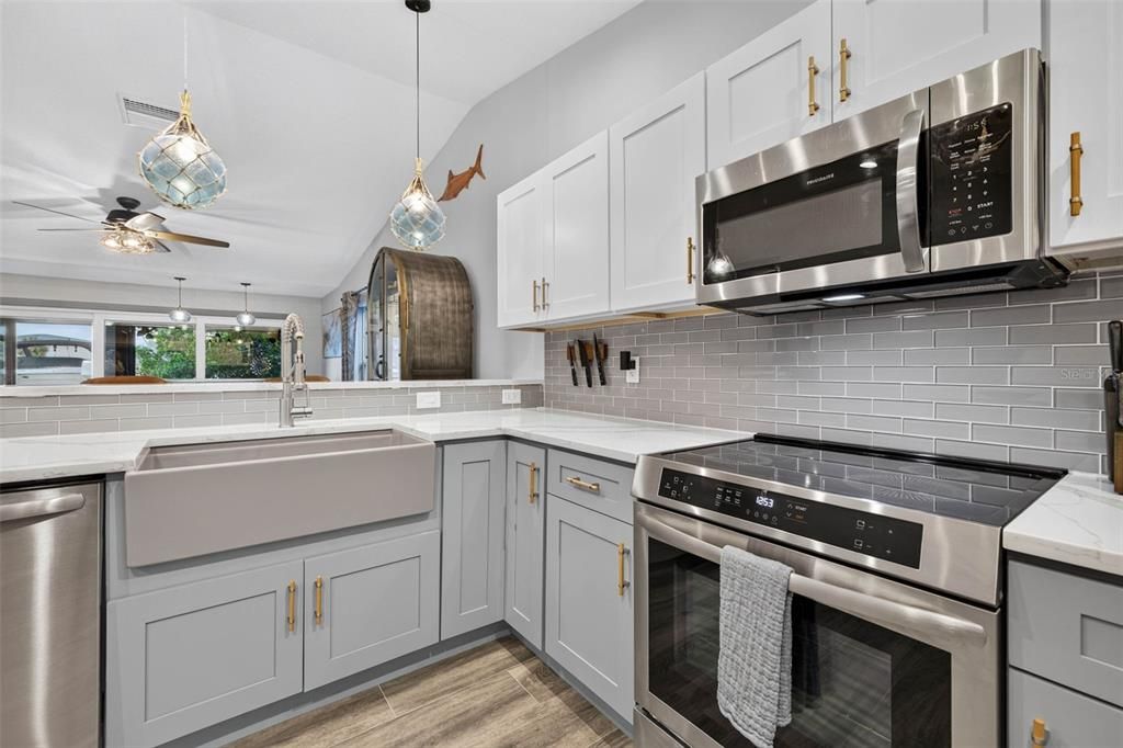 For Sale: $875,000 (3 beds, 2 baths, 2058 Square Feet)