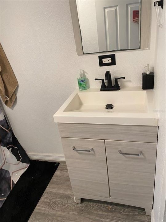 For Sale: $178,500 (2 beds, 1 baths, 520 Square Feet)
