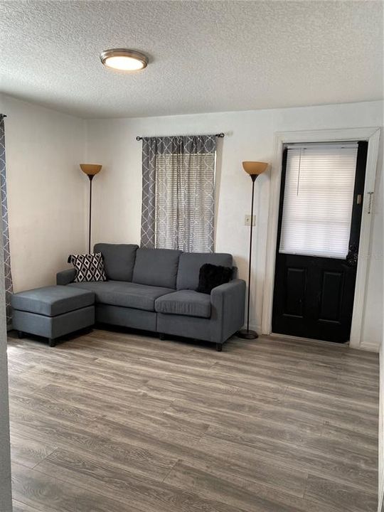 For Sale: $178,500 (2 beds, 1 baths, 520 Square Feet)