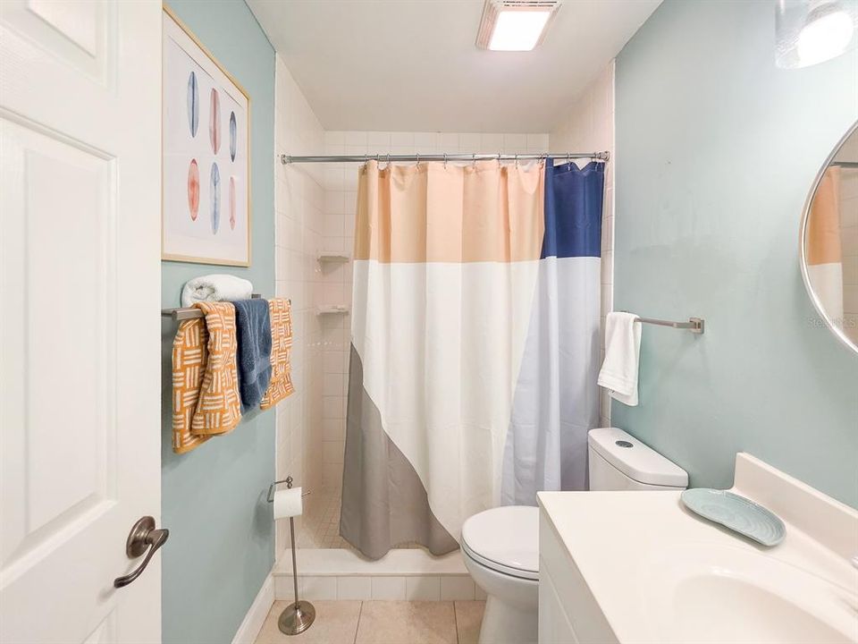 For Rent: $2,350 (2 beds, 1 baths, 1000 Square Feet)