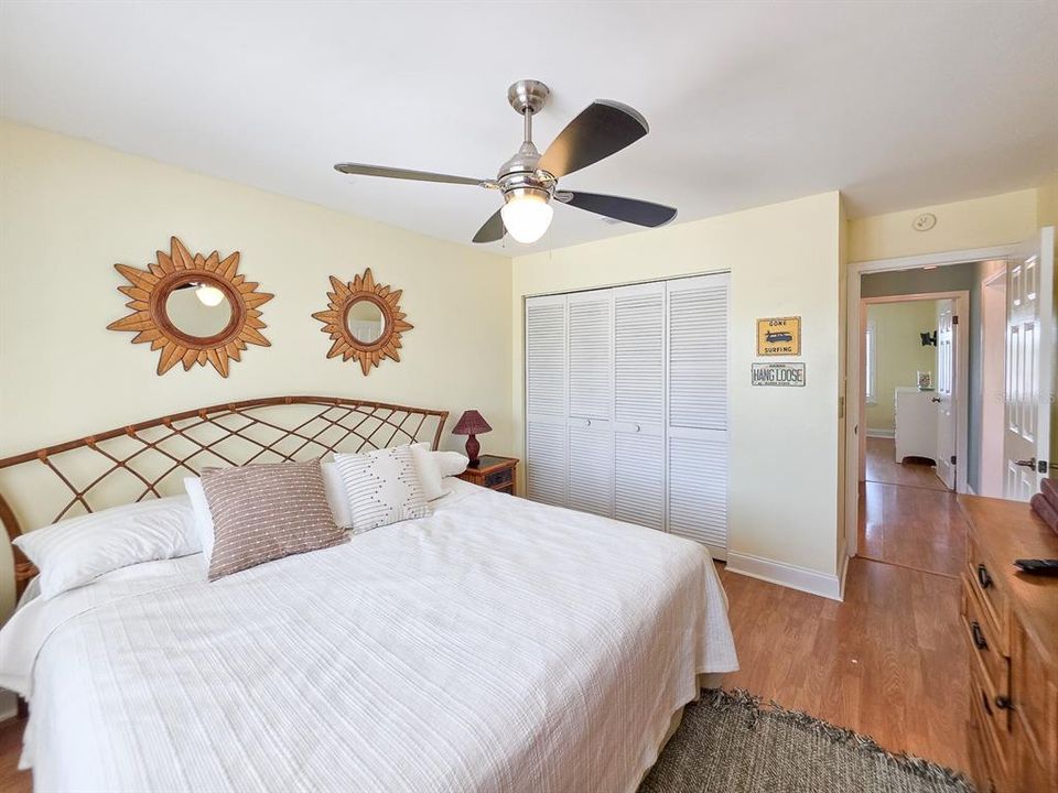 For Rent: $2,350 (2 beds, 1 baths, 1000 Square Feet)
