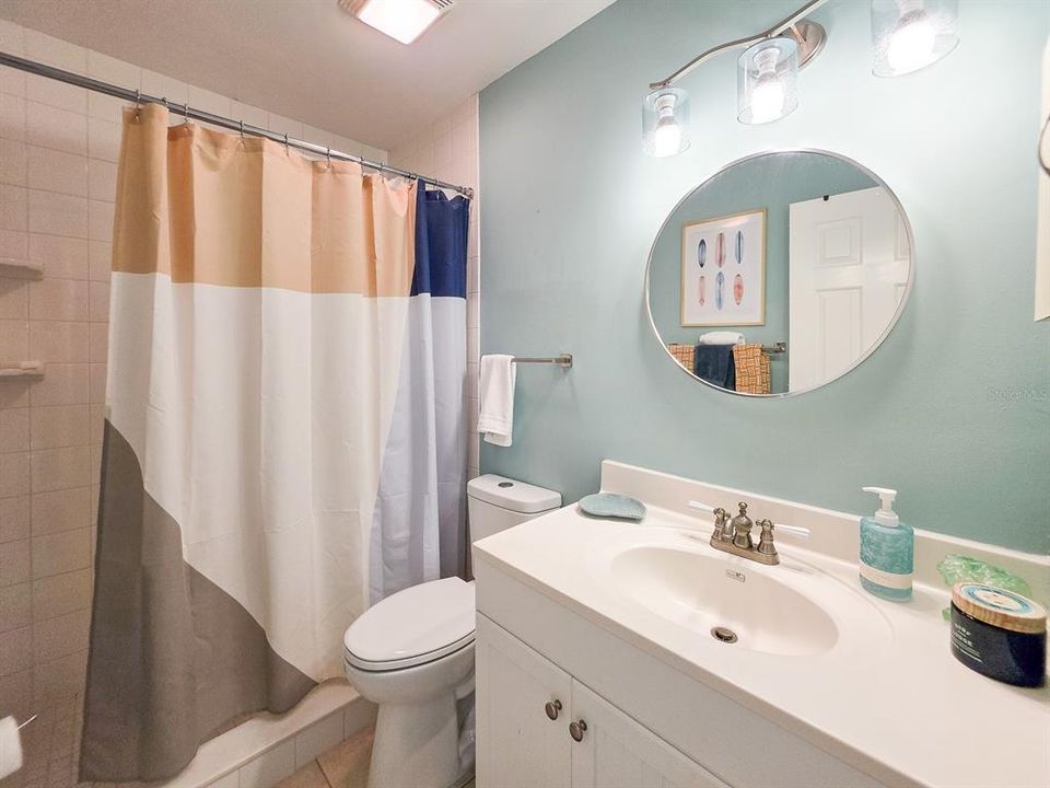 For Rent: $2,350 (2 beds, 1 baths, 1000 Square Feet)