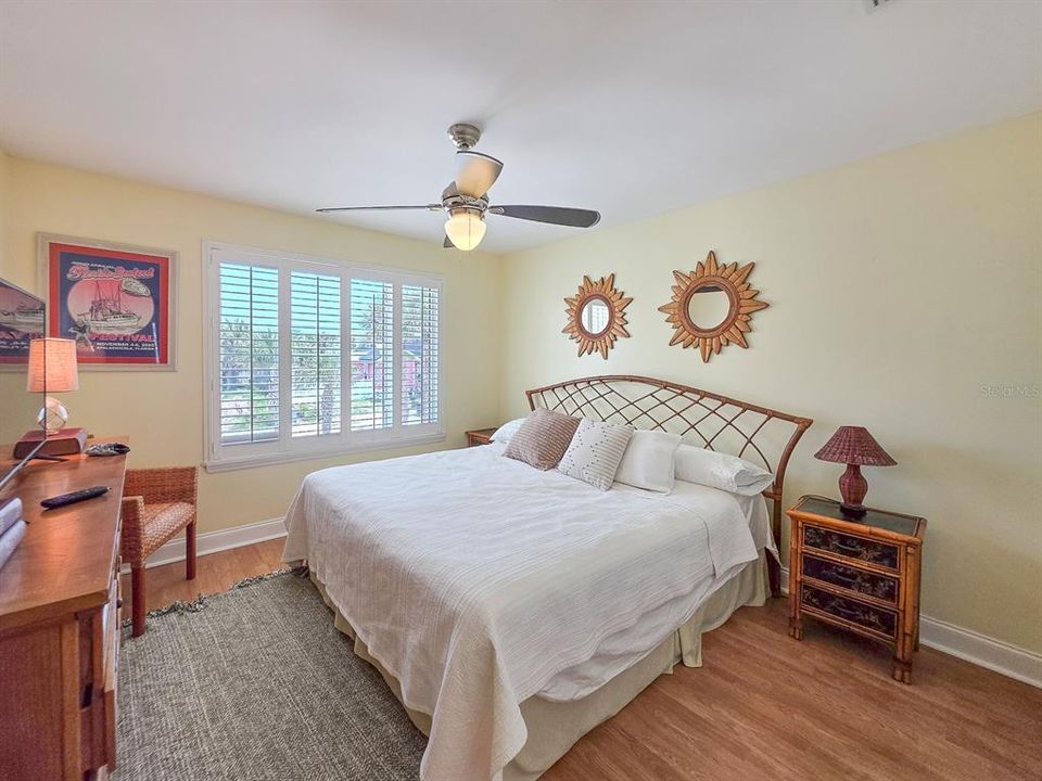 For Rent: $2,350 (2 beds, 1 baths, 1000 Square Feet)