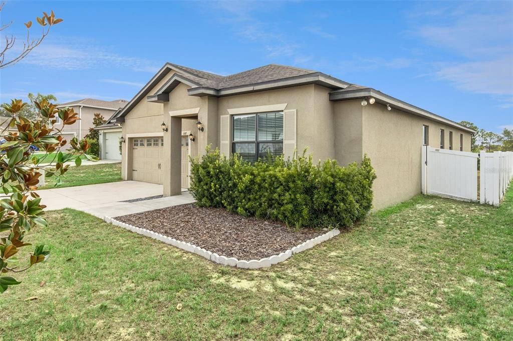 For Sale: $309,900 (4 beds, 2 baths, 2134 Square Feet)