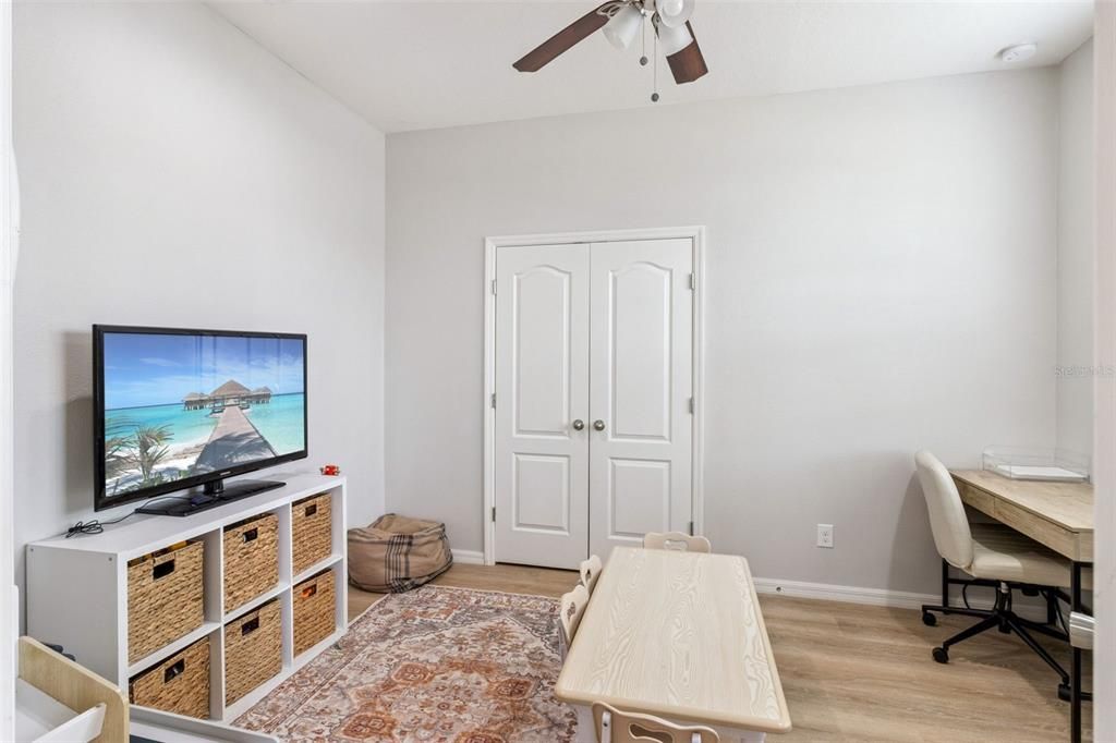 For Sale: $309,900 (4 beds, 2 baths, 2134 Square Feet)