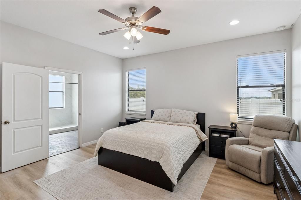 For Sale: $309,900 (4 beds, 2 baths, 2134 Square Feet)
