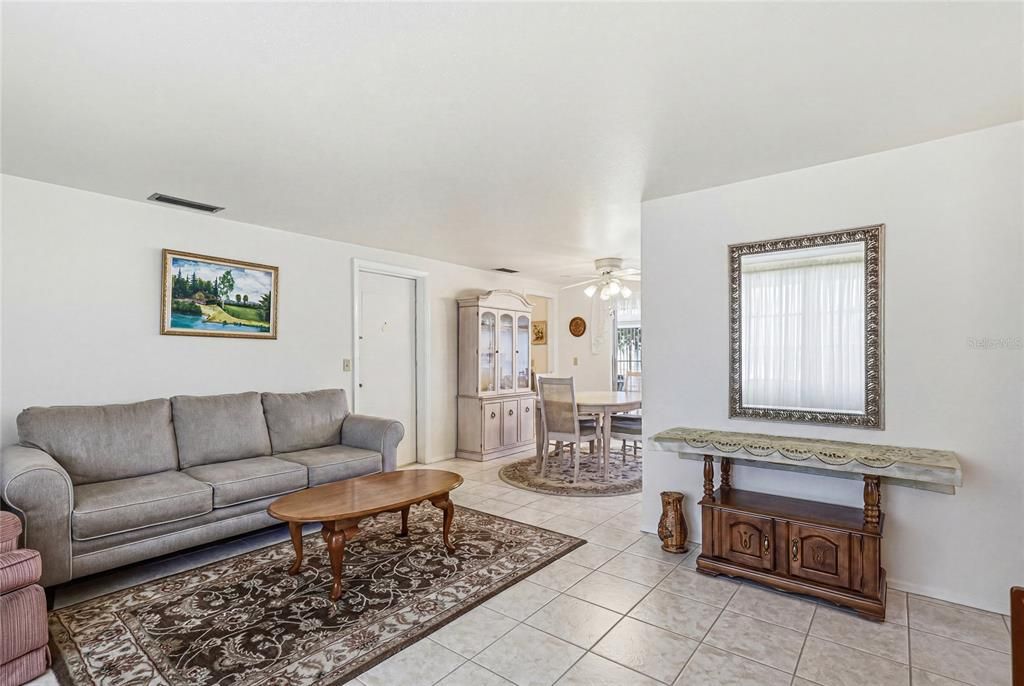 En Venta: $185,000 (2 camas, 2 baños, 864 Pies cuadrados)