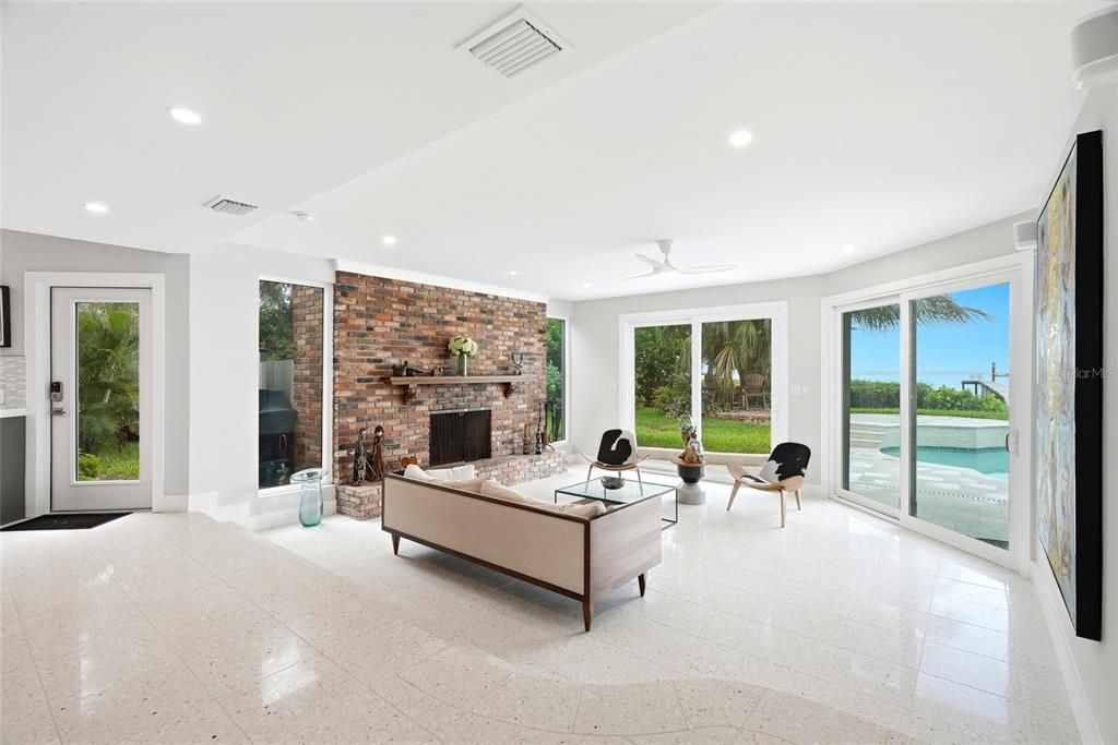 Active With Contract: $3,500,000 (6 beds, 5 baths, 5143 Square Feet)