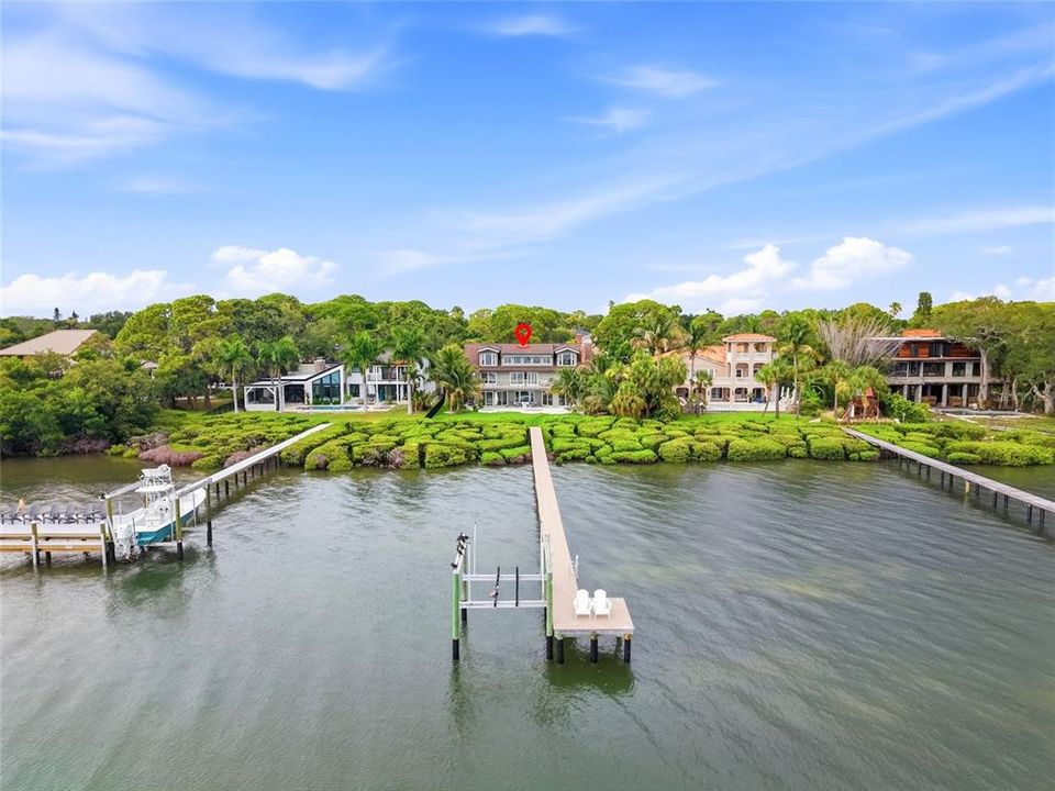 Active With Contract: $3,500,000 (6 beds, 5 baths, 5143 Square Feet)