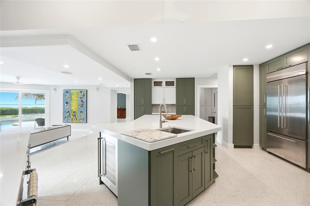 Active With Contract: $3,500,000 (6 beds, 5 baths, 5143 Square Feet)