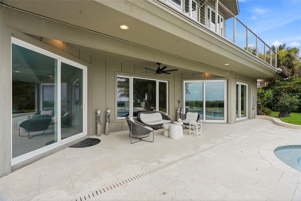 Active With Contract: $3,500,000 (6 beds, 5 baths, 5143 Square Feet)