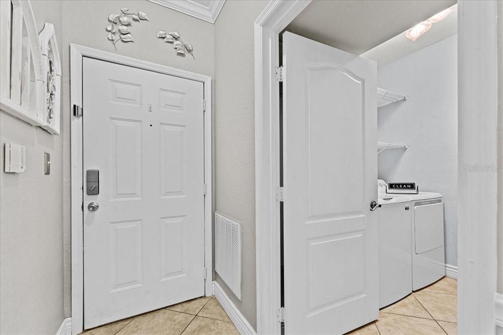 For Sale: $250,000 (2 beds, 2 baths, 1230 Square Feet)