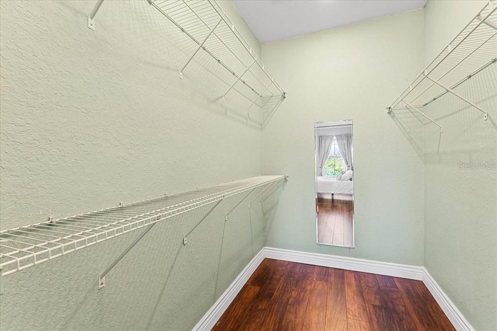 For Sale: $250,000 (2 beds, 2 baths, 1230 Square Feet)