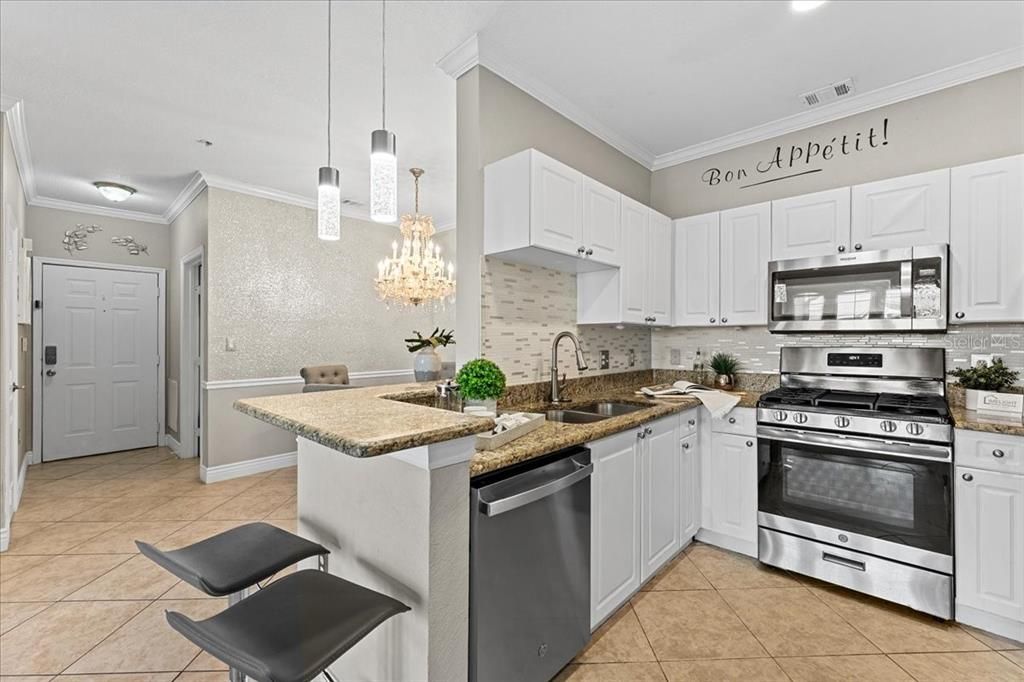 For Sale: $250,000 (2 beds, 2 baths, 1230 Square Feet)
