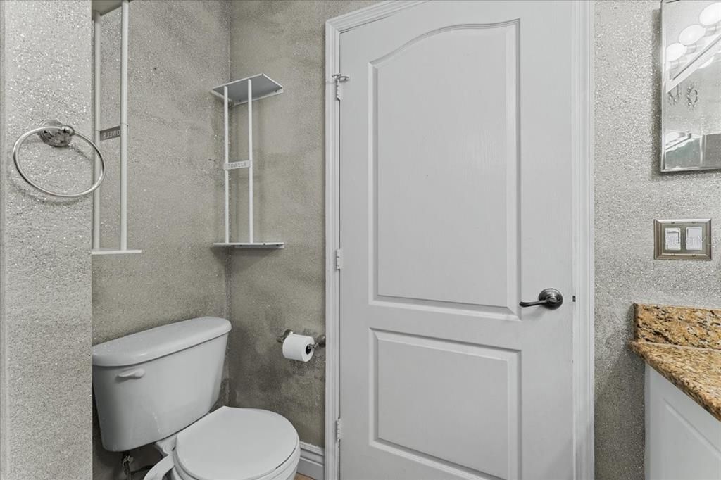 For Sale: $250,000 (2 beds, 2 baths, 1230 Square Feet)