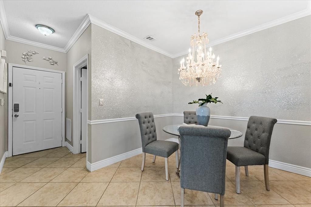 For Sale: $250,000 (2 beds, 2 baths, 1230 Square Feet)