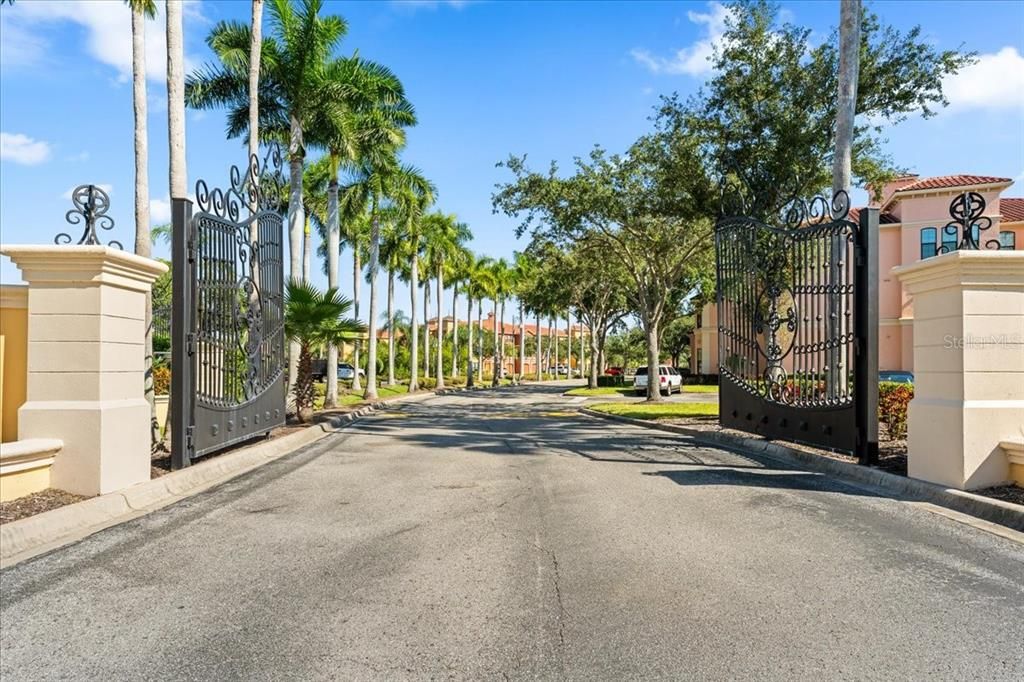 For Sale: $250,000 (2 beds, 2 baths, 1230 Square Feet)