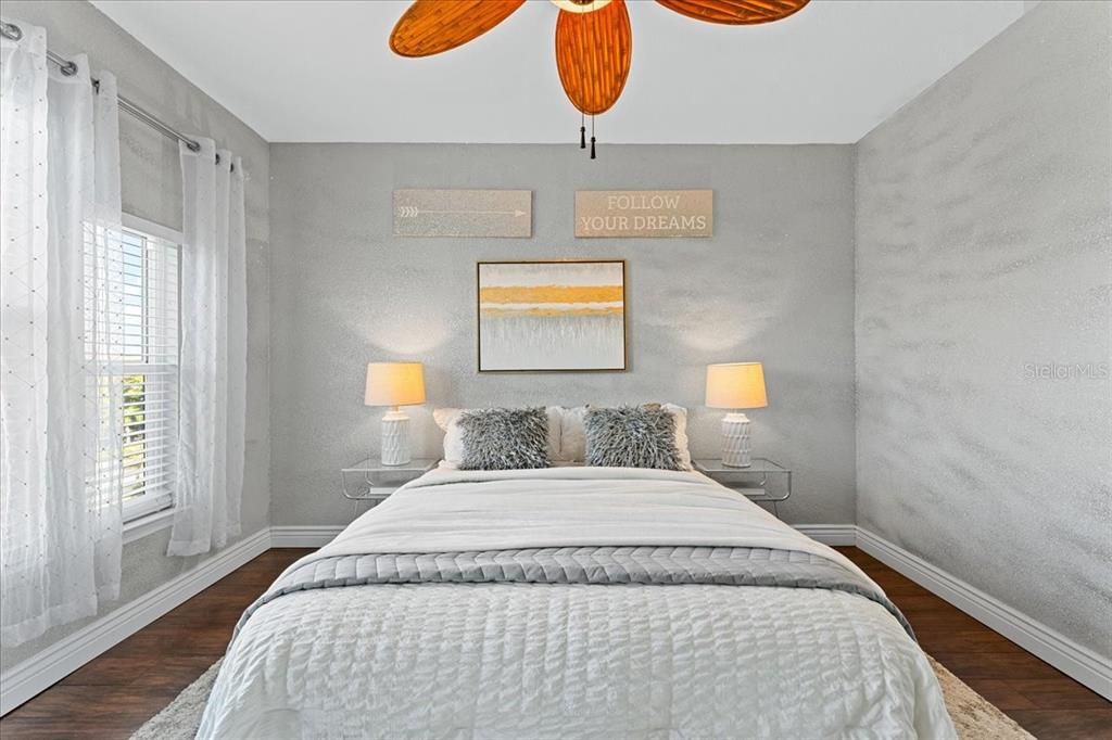 For Sale: $250,000 (2 beds, 2 baths, 1230 Square Feet)