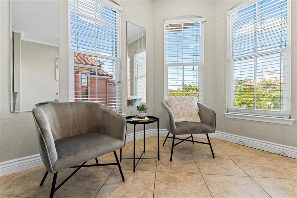 For Sale: $250,000 (2 beds, 2 baths, 1230 Square Feet)