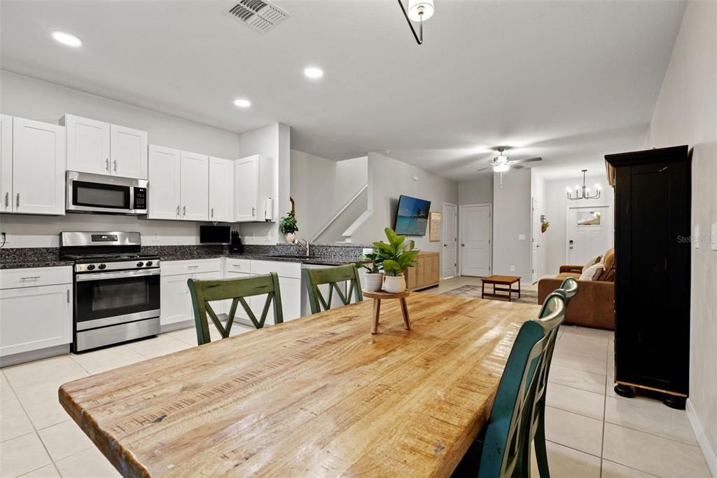For Sale: $280,000 (3 beds, 2 baths, 1634 Square Feet)