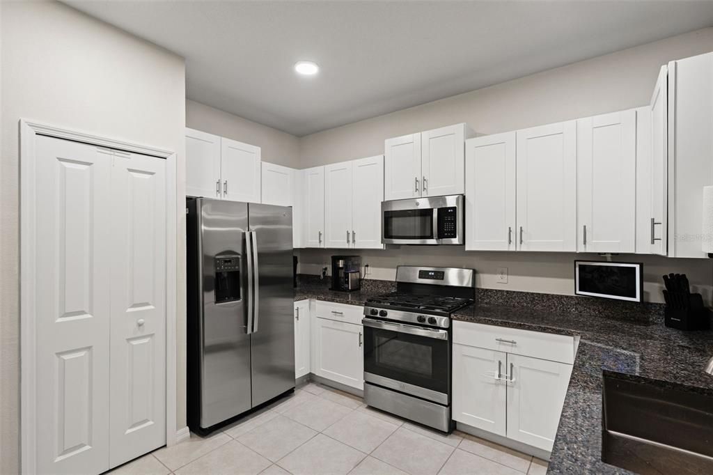 For Sale: $280,000 (3 beds, 2 baths, 1634 Square Feet)