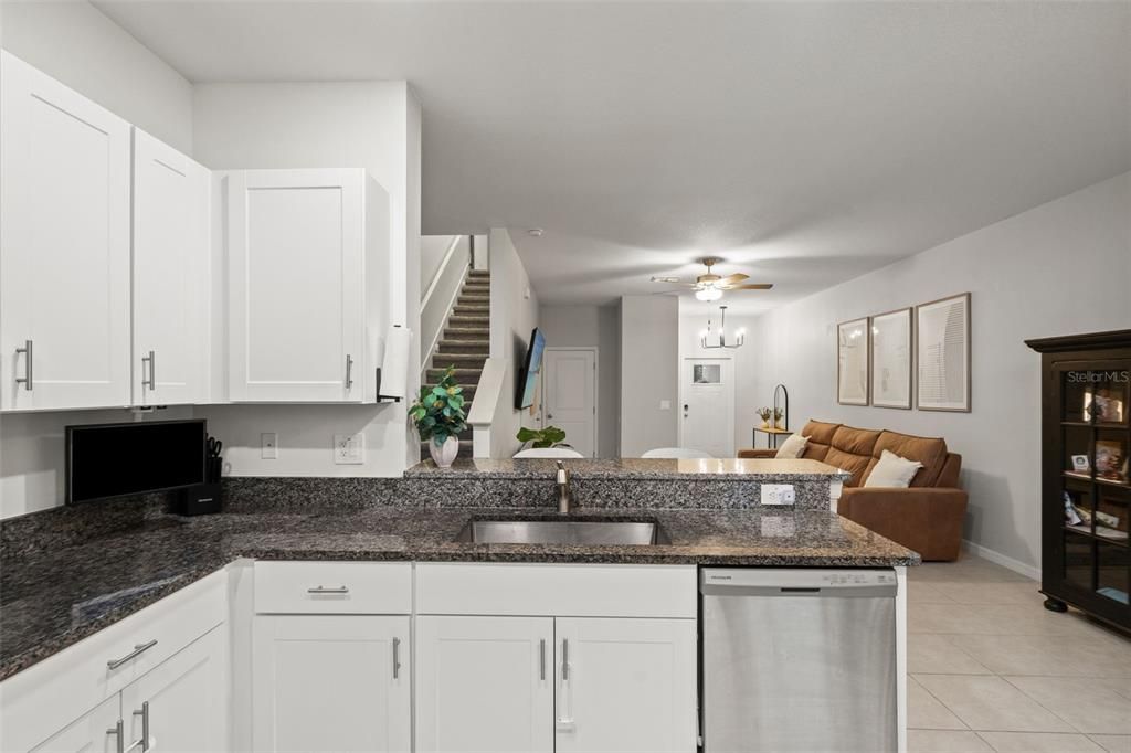 For Sale: $280,000 (3 beds, 2 baths, 1634 Square Feet)