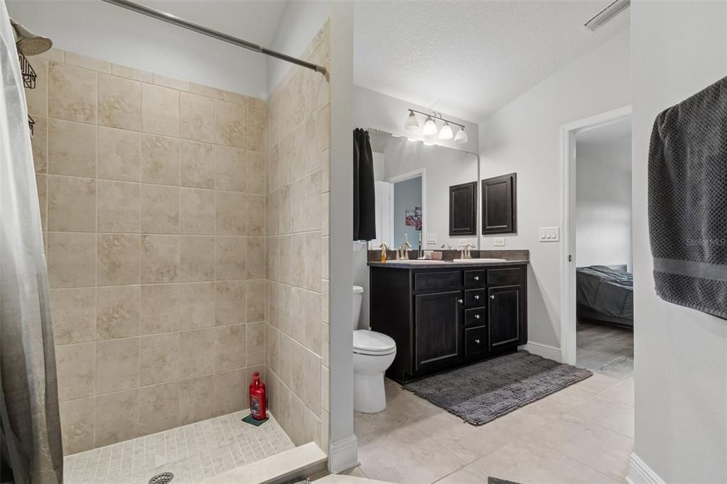 For Sale: $317,500 (4 beds, 2 baths, 1820 Square Feet)