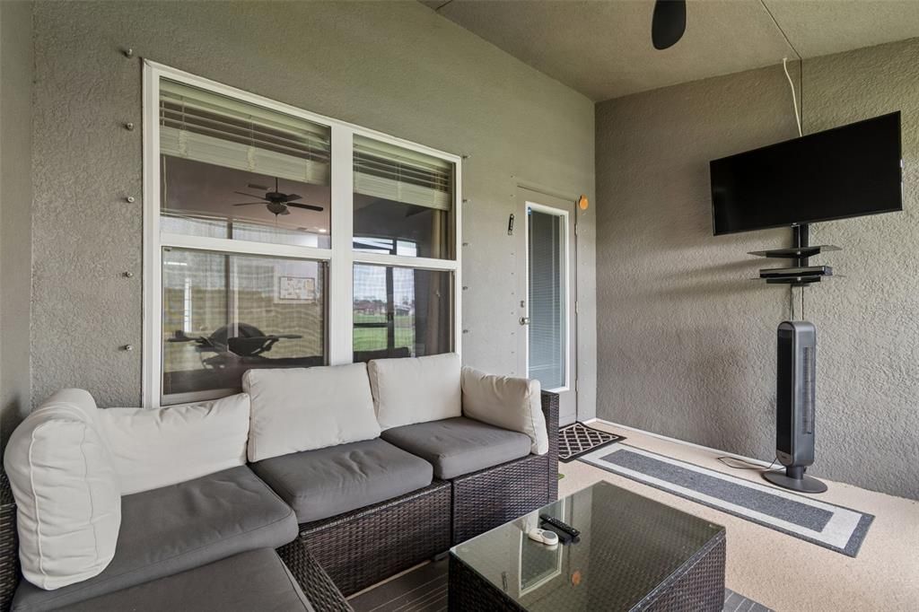 For Sale: $317,500 (4 beds, 2 baths, 1820 Square Feet)