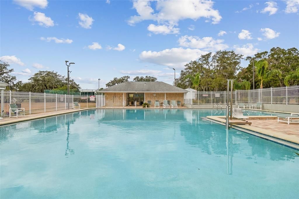 For Sale: $317,500 (4 beds, 2 baths, 1820 Square Feet)
