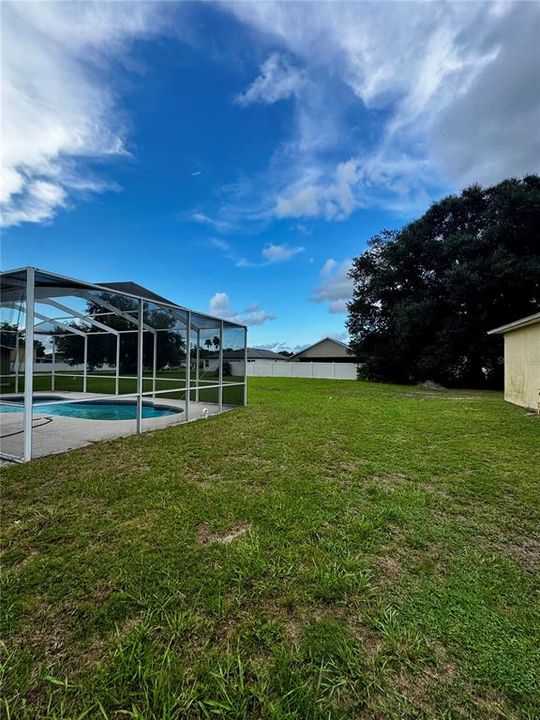 Activo con contrato: $329,000 (5 camas, 3 baños, 2696 Pies cuadrados)