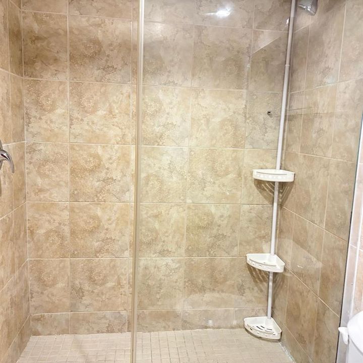 На продажу: $165,000 (2 спален, 2 ванн, 870 Квадратных фут)